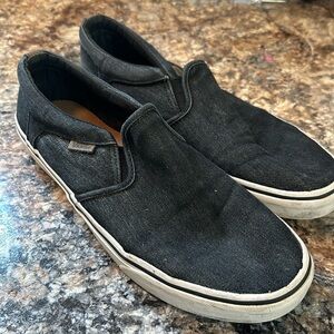 Vans men’s size 9. Black.
